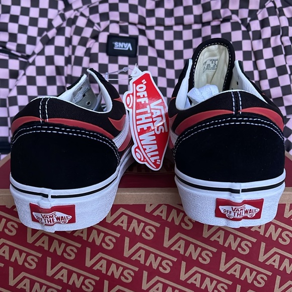 Vans Men’s Old Skool
(Flame)Black/Black/Tr Wht
VN0A38G1PHN
Sneakers - Picture 14 of 16
